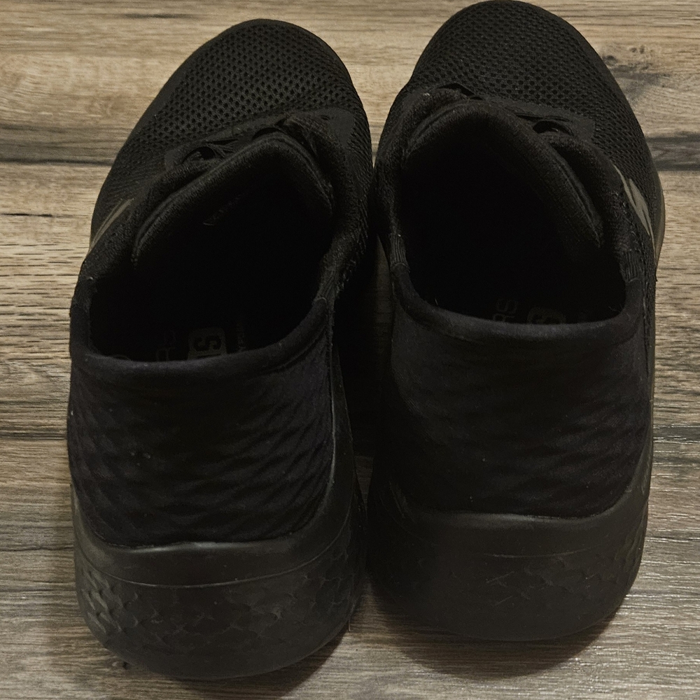 Skechers Women's Go Walk Black Sneakers - Picture 2 of 8